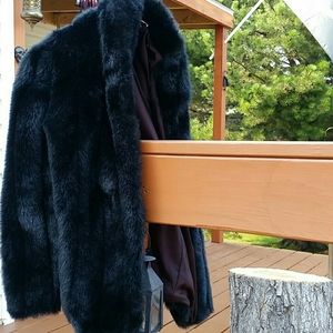 Vintage Yun Yi California faux fur black jacket
